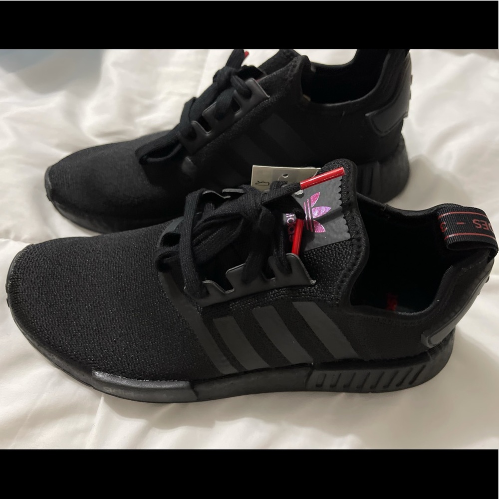 Women’s Adidas NMD Originals R1 NWT